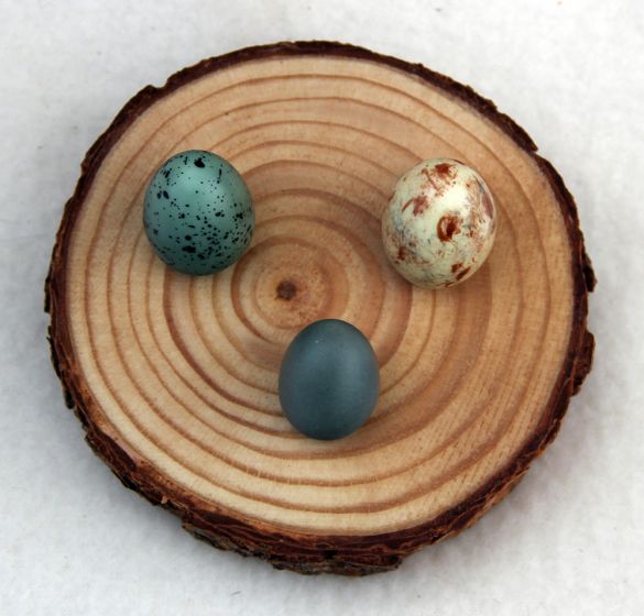 Natural Pine Egg Stand (Three Small Holes On One Round).