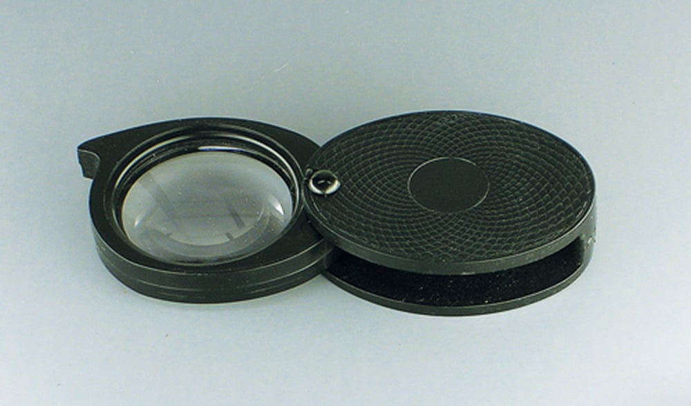 5x Folding Pocket Magnifier (Hard Case)