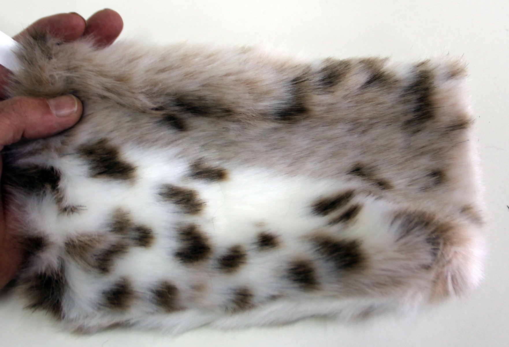 Leopard (Snow) Kind Fur® (Swatch)